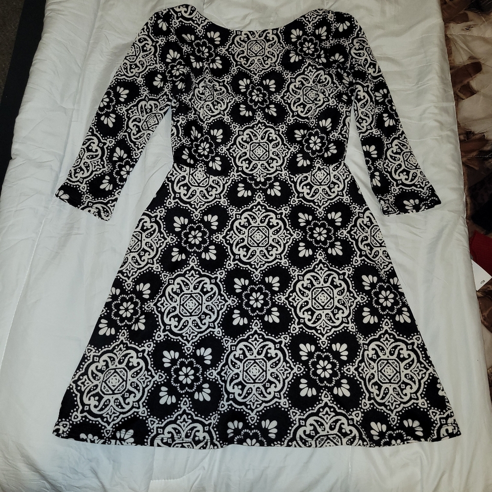 Black floral dress size 5/6 Juniors - Picture 2 of 6
